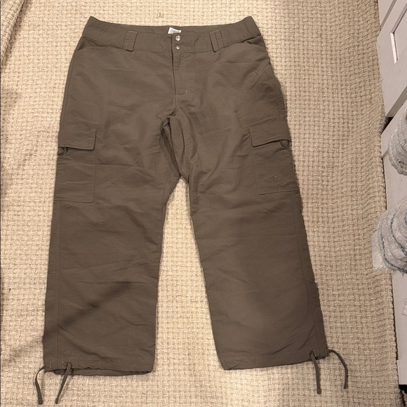 The North Face Pants - The North Face Women s 10  Olive Cargo Pants